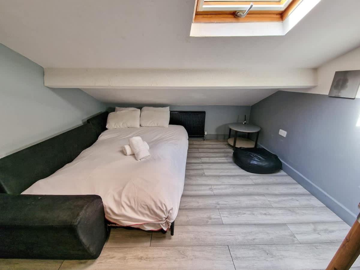 Flat Sleeps 8 By Superhost Apartment